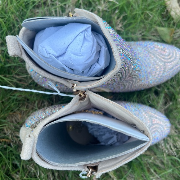 NWT bling bling booties - Picture 6 of 9